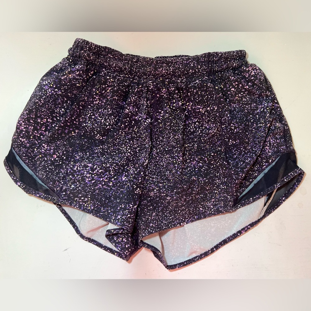 Lululemon Hotty Hot Low-Rise Lined Shorts 4”